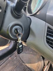 2013 Hyundai Elantra GLS - Interior Steering Wheel With Keys Image
